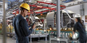 Studi: Modernisasi Workflow di Frontline Buka Peluang Peningkatan Produktivitas dan Profitabilitas