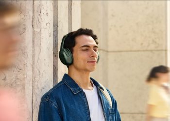 JBL Hadirkan Sound Curve Terbaru ke Jajaran Headphone dan Earbud JBL Tour Series