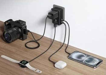 Anker Nano Travel Charger 5-in-1, Adaptor Ringkas untuk Traveler