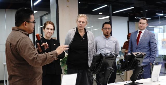 Dorong Pengurangan Emisi Maritim, IMO dan Delegasi Jepang Tinjau Fasilitas Kendali Terpusat IPC TPK